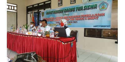 RAPAT DENGAN ORANG TUA SISWA